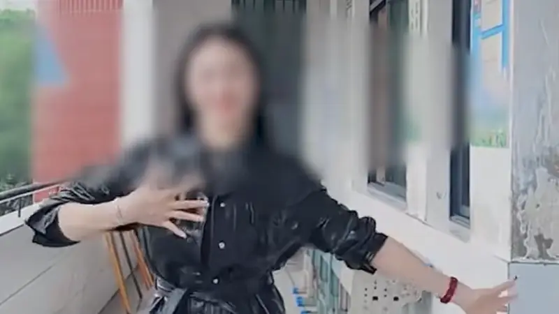 小学音乐老师在学校拍跳舞视频,被家长投诉“担心影响教学环境”,校方:已约谈,该老师将不会在校内拍短视频