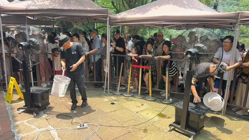 游客反映青城山索道暑期排队遭“暴晒” 官方回应：已全面升级降温硬件设施