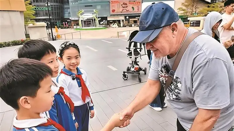 深圳有一群双语“文化小使者”