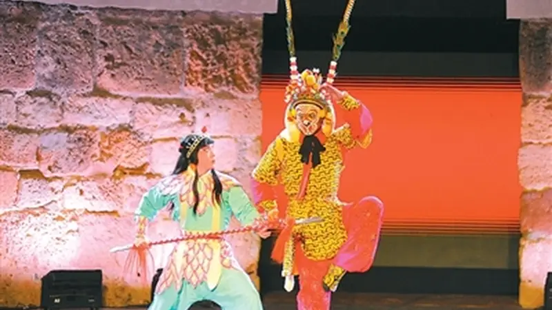 在突尼斯迦太基古剧场遇见京剧