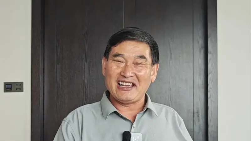 极目深度丨从“农民歌手”到“百变老顽童”,58岁朱之文迎来事业第二春:今年还要赶50多场活动,每天都在硬撑,盼休息就像盼过年