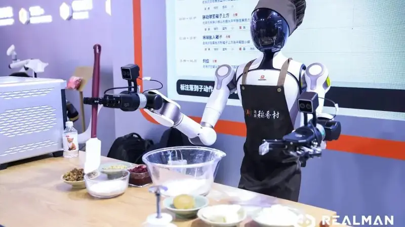 破防了，WRC上的机器人，比我还会过日子