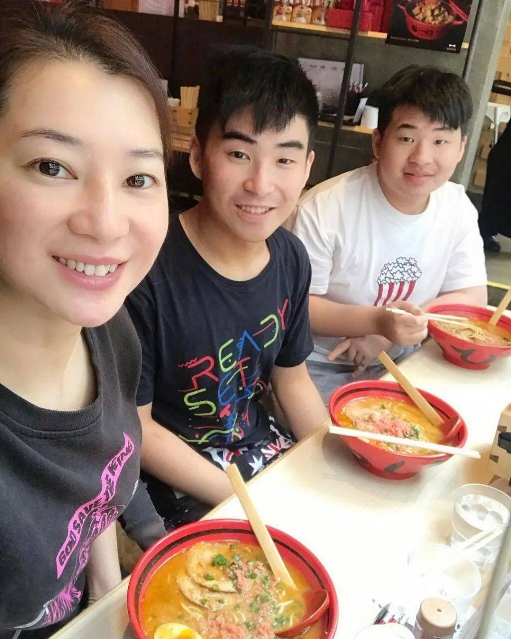 被传婚变!香港女星陈伶俐删夫妻合照,嫁隐形富豪住3000尺豪宅,恩爱照突然消失