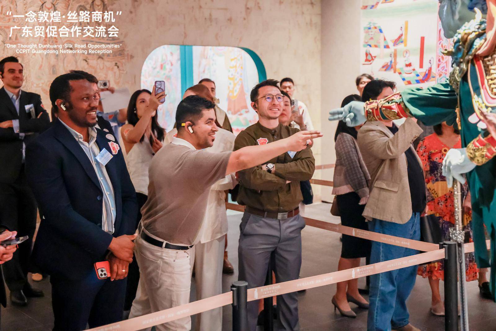 广东贸促交流会在穗举行,各国驻穗商会代表共探丝路商机