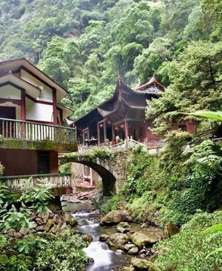 全网几乎0攻略，被严重低估的避暑山水小城，新晋夏季颜值天花板