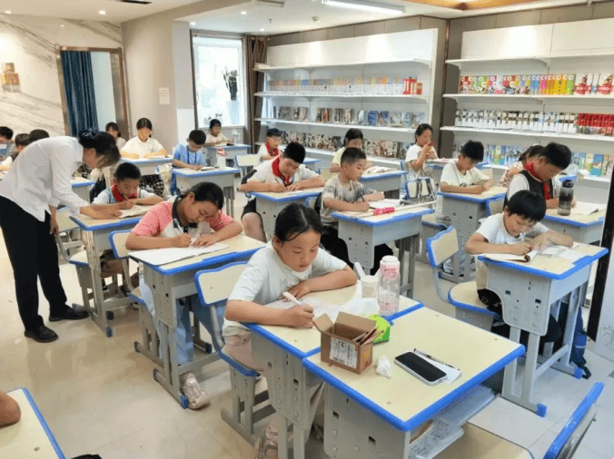 免费接娃的“神仙物业”宣布撤场，再好的服务也扛不住白嫖