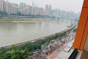 重庆这个“网红打卡点”太匪夷所思!本地人都懵了:到底拍什么?