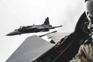 抢F-35饭碗!萨博联手加拿大CAE,若中选将建本土鹰狮培训体系