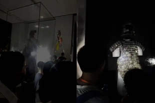 西安兵马俑博物馆突发停电、游客手机照明观展，工作人员回应