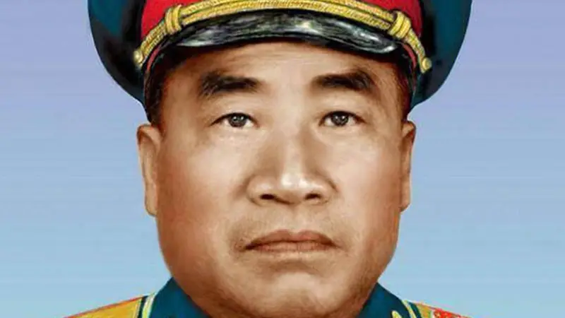 朱老总和总理一起观看空战，中国飞机被击落，25年后才松一口气！