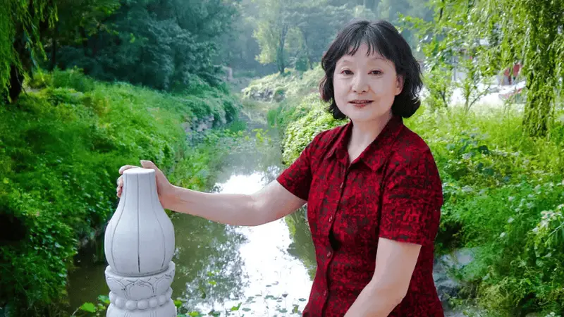 1977年恢复高考后，北京首位文科状元刘学红作文仅失1分，后来发展如何？