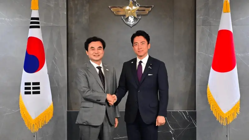 日本防卫大臣带着日韩防务协议上门，韩国再次拒签，李在明坚决不被日本拖下水
