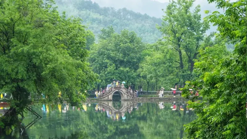 2026黄山避暑旅游攻略：住进黟县古村，邂逅24℃夏天