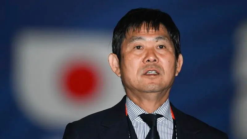 日本队主帅赛后含泪向球迷致歉 合同到期是否续约仍未定