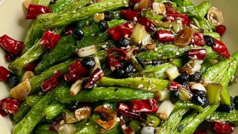 重庆人气素菜，干煸四季豆满锅焦香锅气