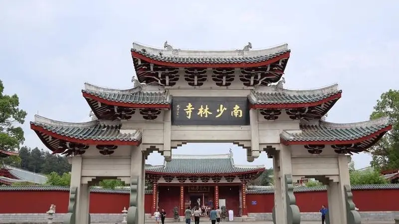 全国各大寺院陷入倒闭潮，并非缺顾客，而是自己把自己搞垮了