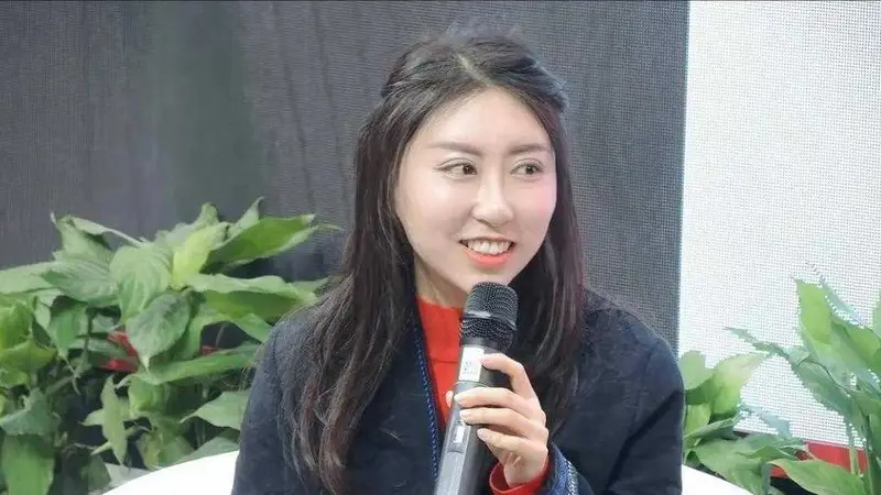 原创贾平凹的两个女儿,真是活成了两个极端。