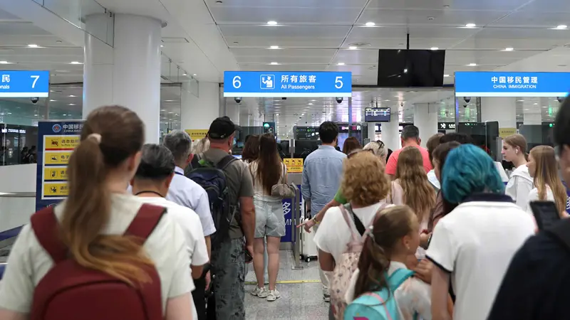 暑期大连空港口岸入境游热度攀升 边检多举措保障高效便捷通关