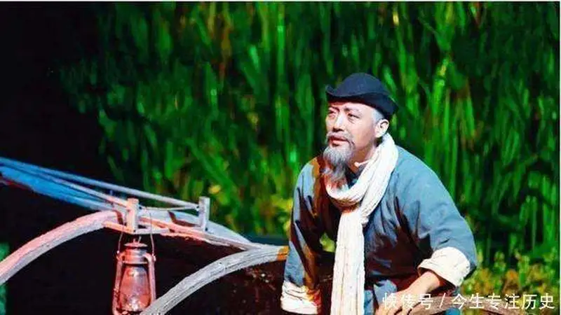 抗战时,一渔民避敌躲入芦苇丛,进去后才发现里面藏有两名新四军