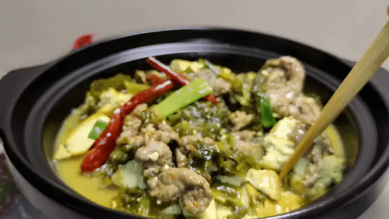 这3样一块炖一炖，味道太美了！一口瞬间就打开了味蕾、酸香开胃又下饭，上桌就是道光盘好菜