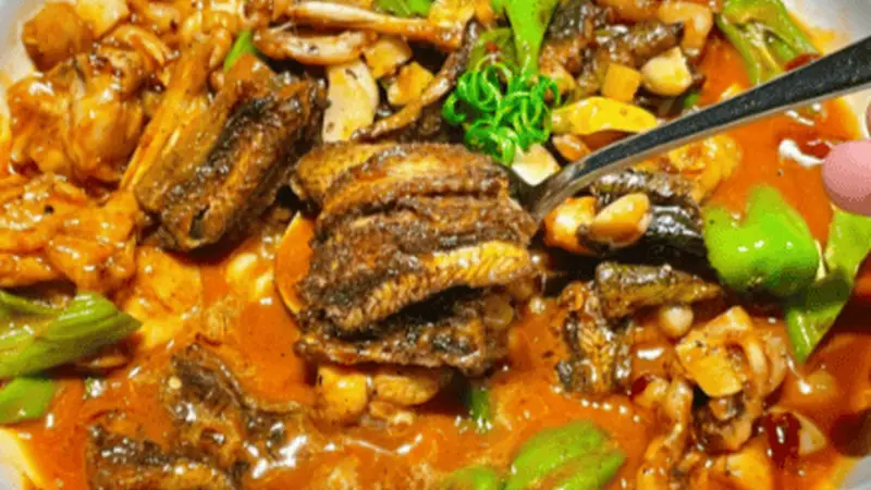 紫苏焖黄鳝，去腥辅料搭配讲究次序