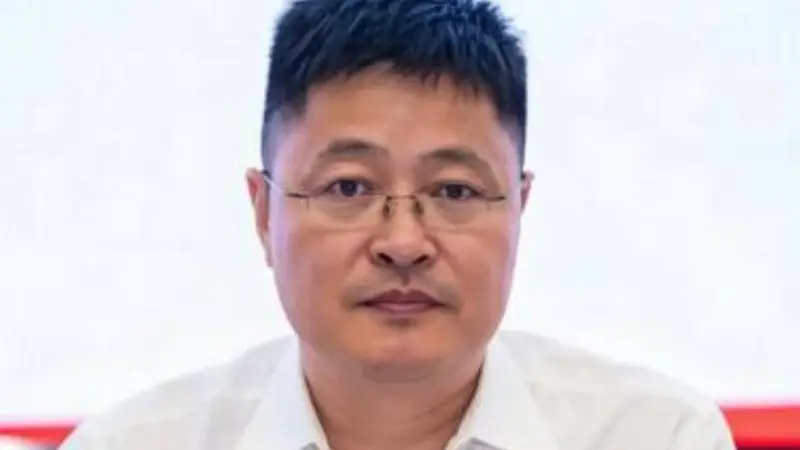 杭州酒局被猥亵受害女生朋友发声：对方步步紧逼致其摔倒，家属发现淤青才知真相，受害人因网传不实信息一度崩溃