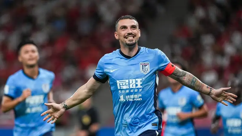 中超-斯坦丘破门李新翔救主 魏震失点海港1-1十人英博