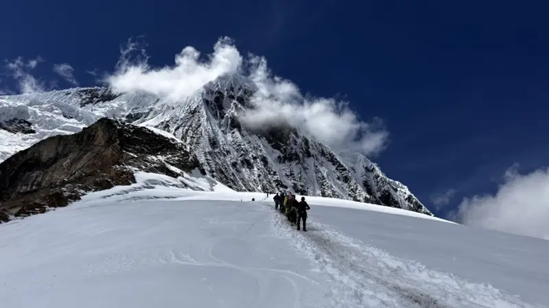 马纳斯鲁峰攀登难度解析：8000米进阶之路