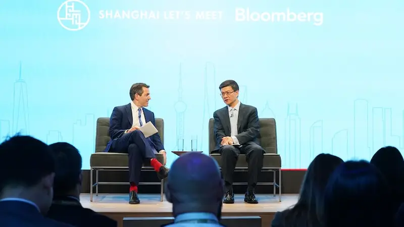 【奔流·现场】彭博首席经济学家欧乐鹰：城市的繁荣，从来都是“迎难而上”换来的