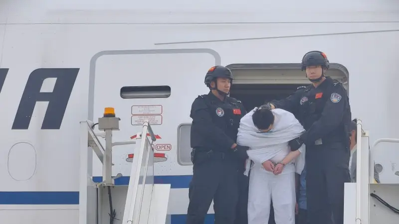 中美执法合作取得新战果 在境外针对中国公民实施绑架杀人犯罪的嫌疑人刘某文被遣返我方