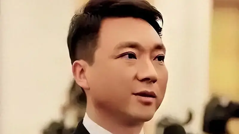 央视主持阵容大洗牌,康辉想退休,李梓萌主动换岗,撒贝宁最意外