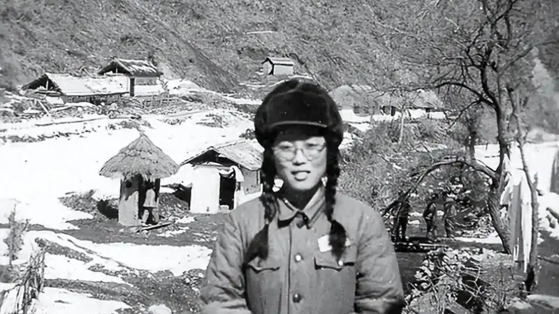 她记下上甘岭千二百个名字，十分钟后她被劝退，只问名册能带走吗