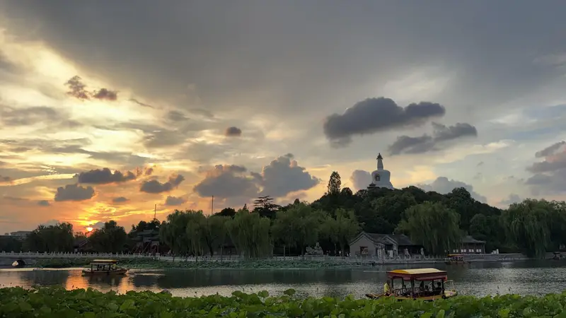 北京多家市属公园延长游船运营时间