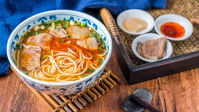 “兰州拉面”改名“青海拉面”，让地域美食IP“走自己的路”