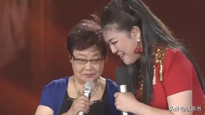 原来她是郭兰英爱徒，比亲侄女还亲，恩师去世她在异国他乡回不来