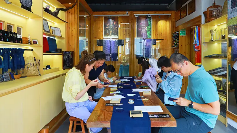 贵州剑河：古布缀锡光千里赴非遗
