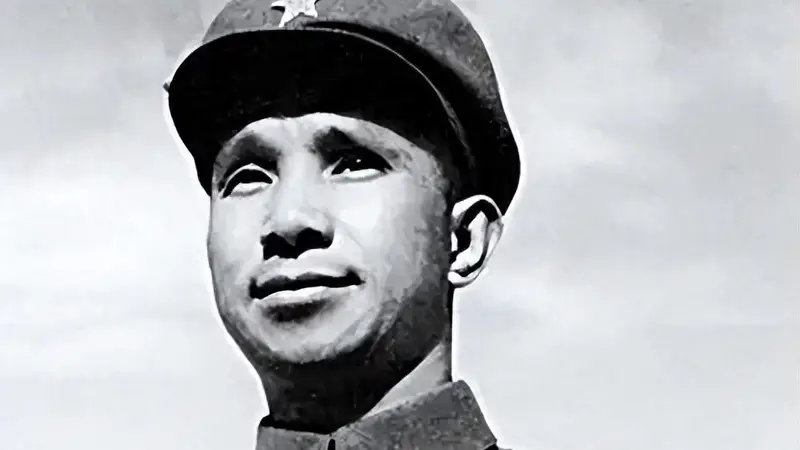 山东诸将不服粟裕指挥：毛主席也不知咋办，陈毅：借您一物可解决