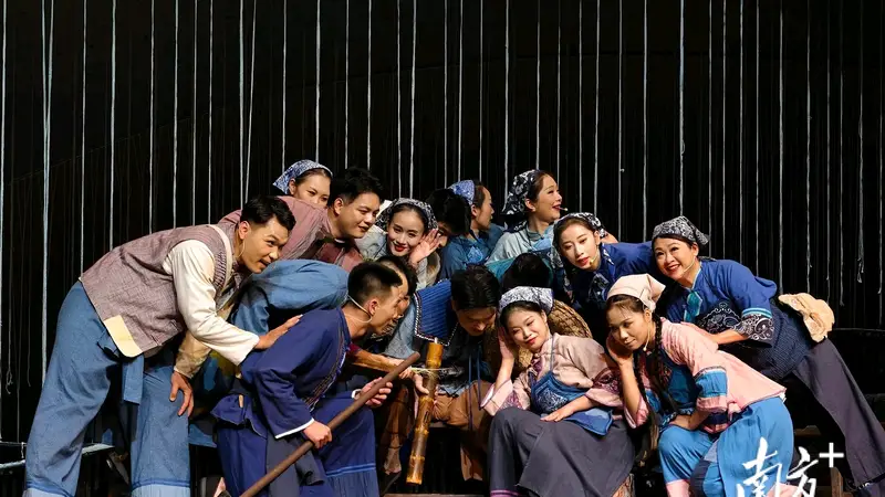 广西艺术基金2026年度传播交流推广资助项目“桂南采茶剧《侨批树》巡演”首站梅州圆满成功