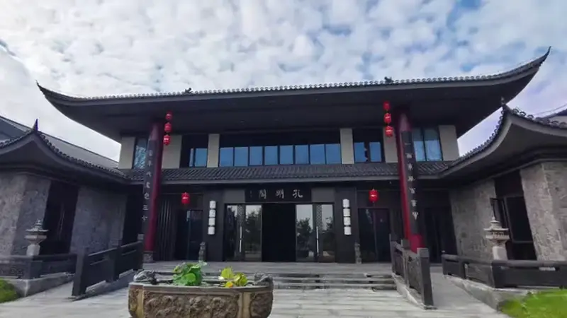 孔明湖畔，新增一文旅服务设施