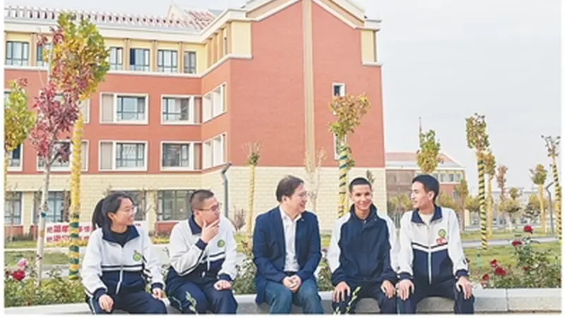 援疆教师，他们共同的名字（深聚焦）