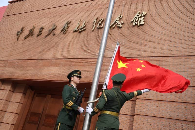 老中青三代齐聚中共三大会址,实景话剧回望峥嵘岁月!