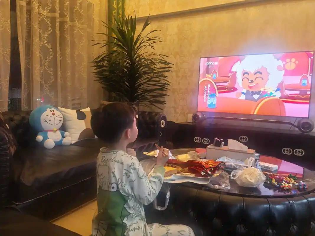 孩子多大能看电视?看看耶鲁大学的跟踪调查结果,家长们就明白了