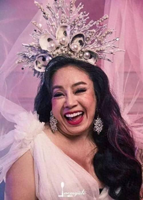 58岁富婆花式征婚!5万鲜肉排队竞聘,21年换14任男友 结局太讽刺