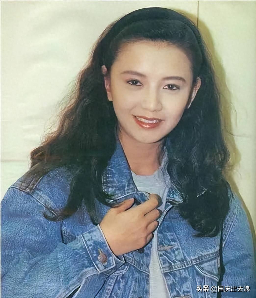 曾跟梁朝伟同居6年,独自抚养儿子,如今儿子成她的骄傲