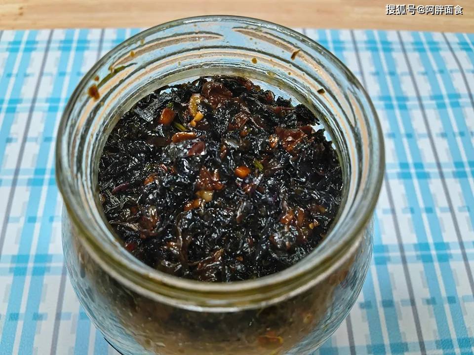 夏天做紫苏酱,比做一锅大鱼大肉都美味,好吃又养生,天热吃更养生!