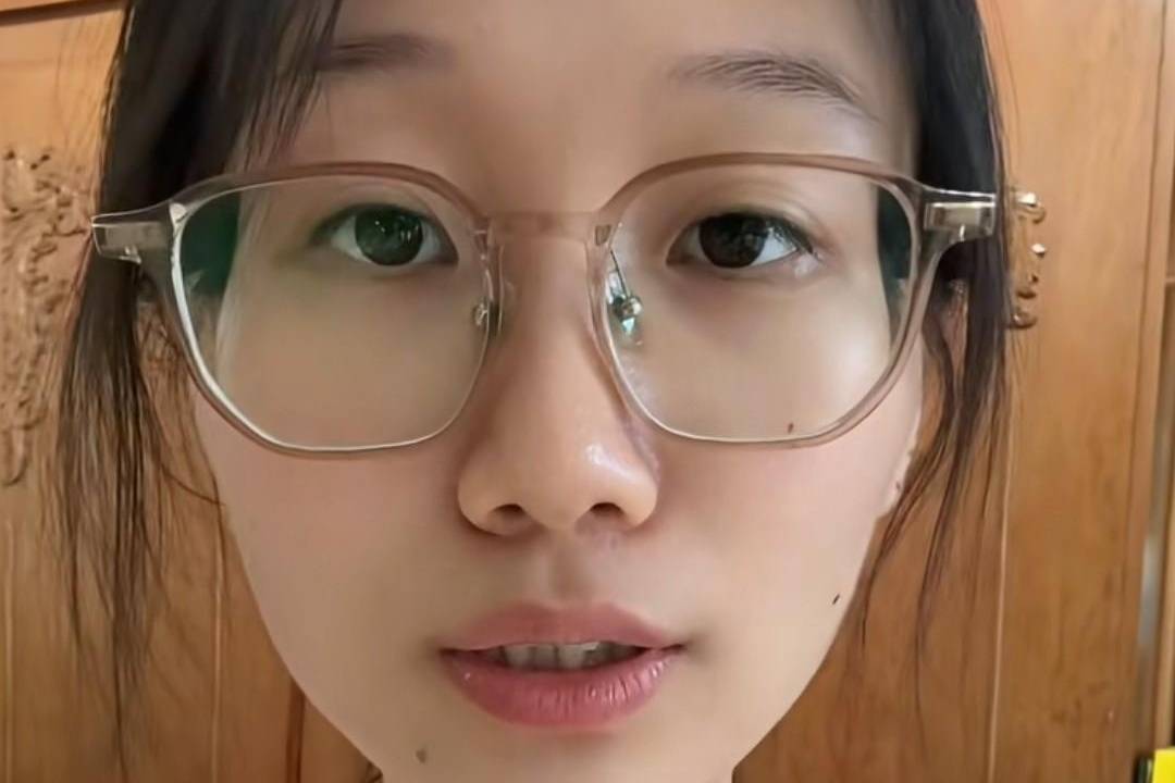 慕田峪长城插队后续！女子发声，导游已被拘留，文旅局将约谈处罚