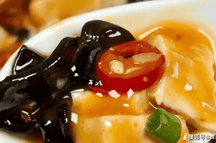 黑木耳烩豆腐，成本不到五块钱，饭店却要卖三十八