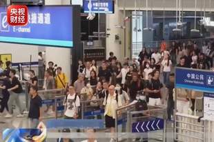 国外热到难熬?老外扎堆来中国纳凉