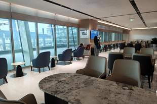 旅客暑期游为何爱来成都？记者到机场打探：舒心实惠，非常便利