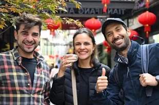 太反常！大批欧洲人扎堆来华旅游，揭穿背后藏着的真实小心思